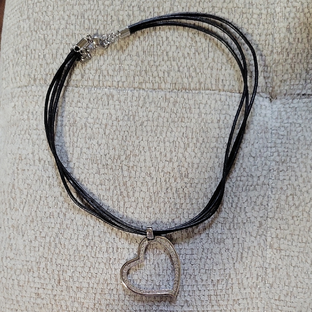 Source Unknown Silver and Black Heart Pendant Necklace